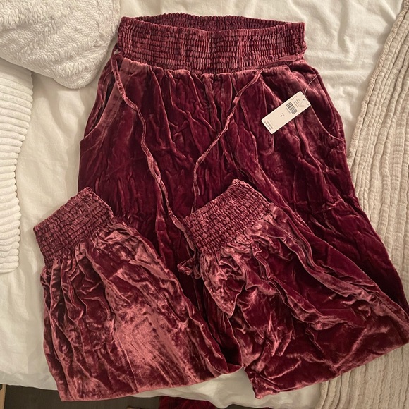 Anthropologie velvet - brand new! Great for holidays! - Picture 1 of 3